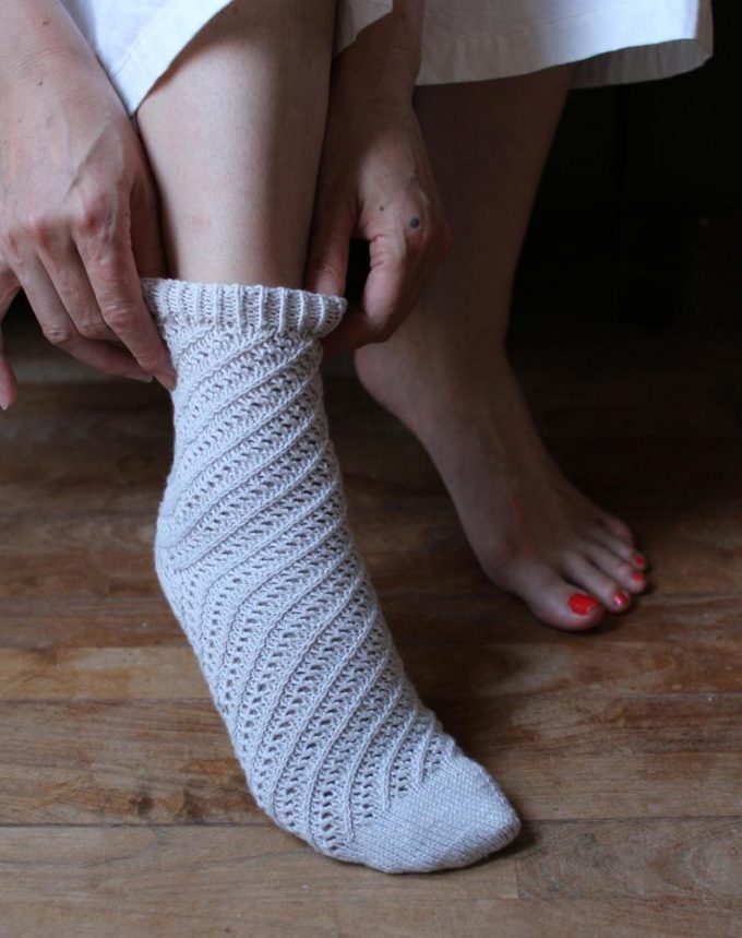足袋の手編み靴下 グレー